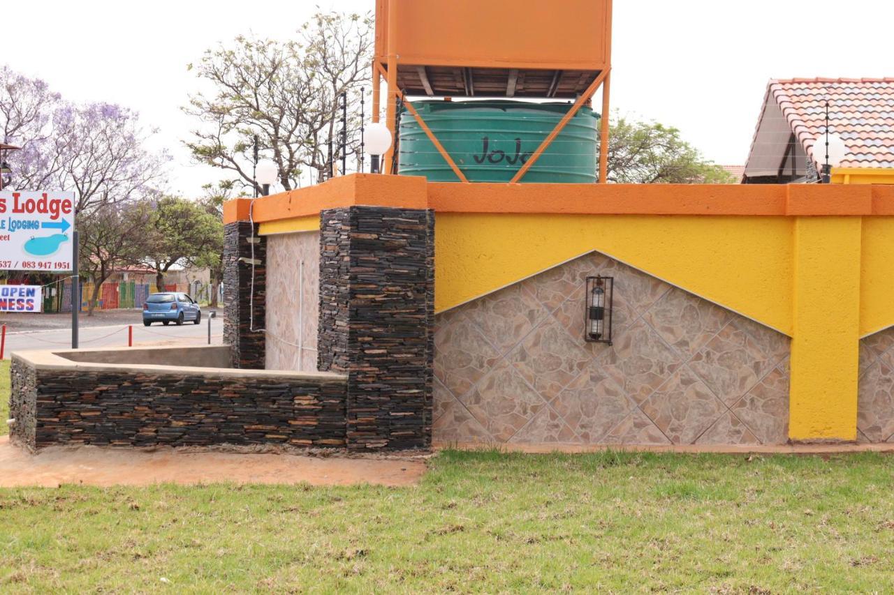 Princess Lodge Rustenburg Exteriör bild